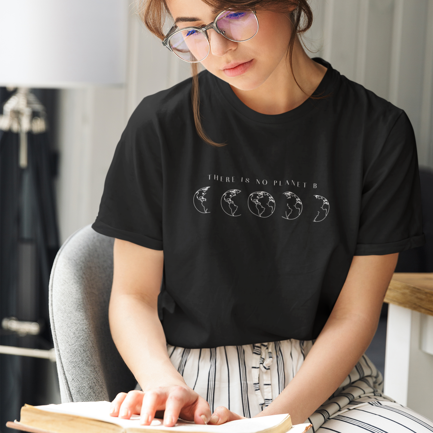 There is no Planet B - Damen T-Shirt