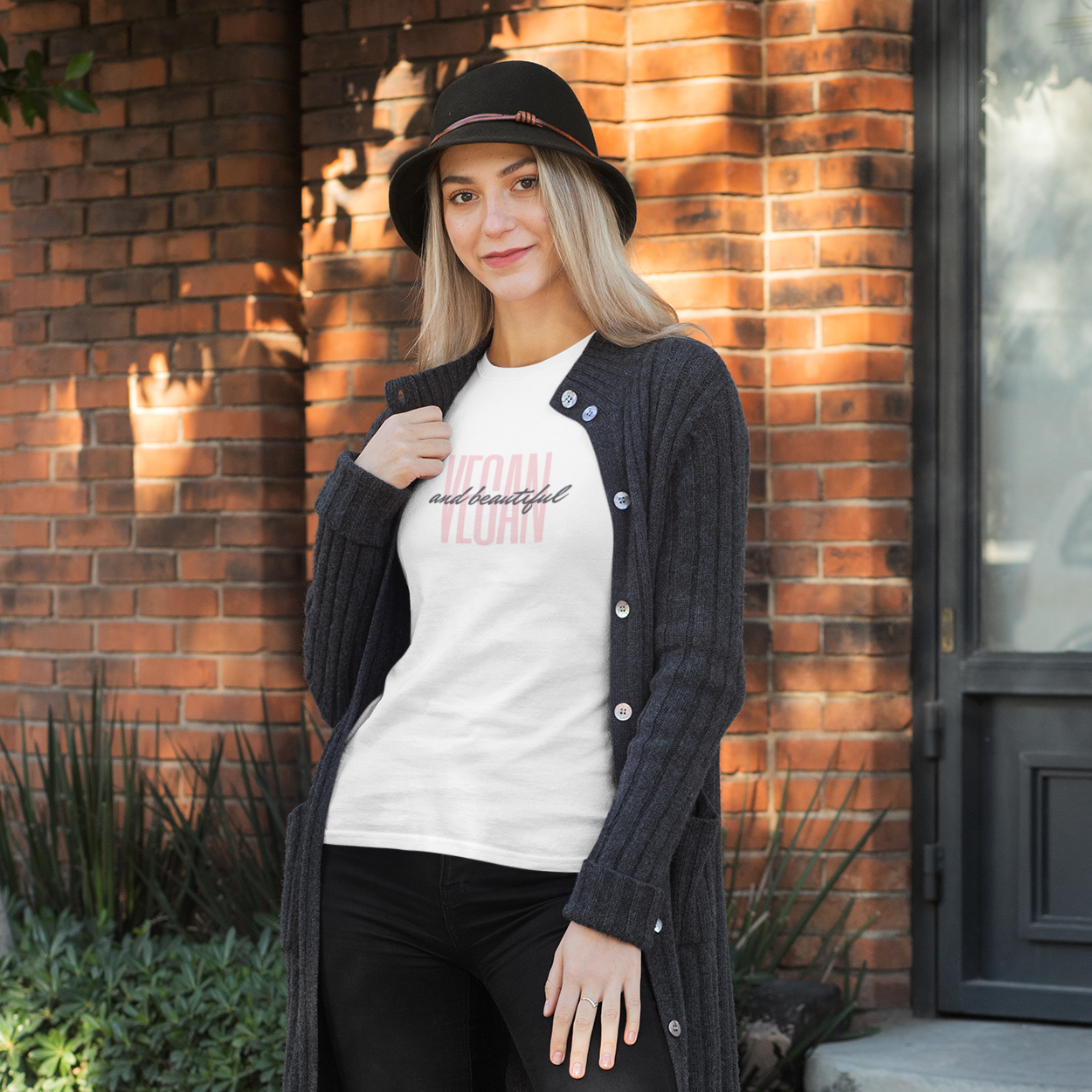 Vegan and beautiful - Damen T-Shirt